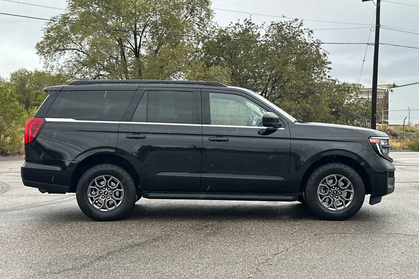 Certified 2025 Ford Expedition Active AWD/4WD image 8