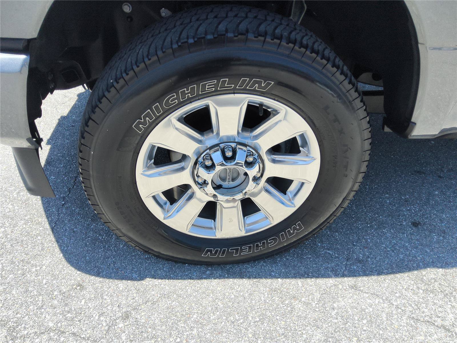 Certified 2021 Ford F250 Platinum w/ FX4 Off-Road Package AWD/4WD image 9