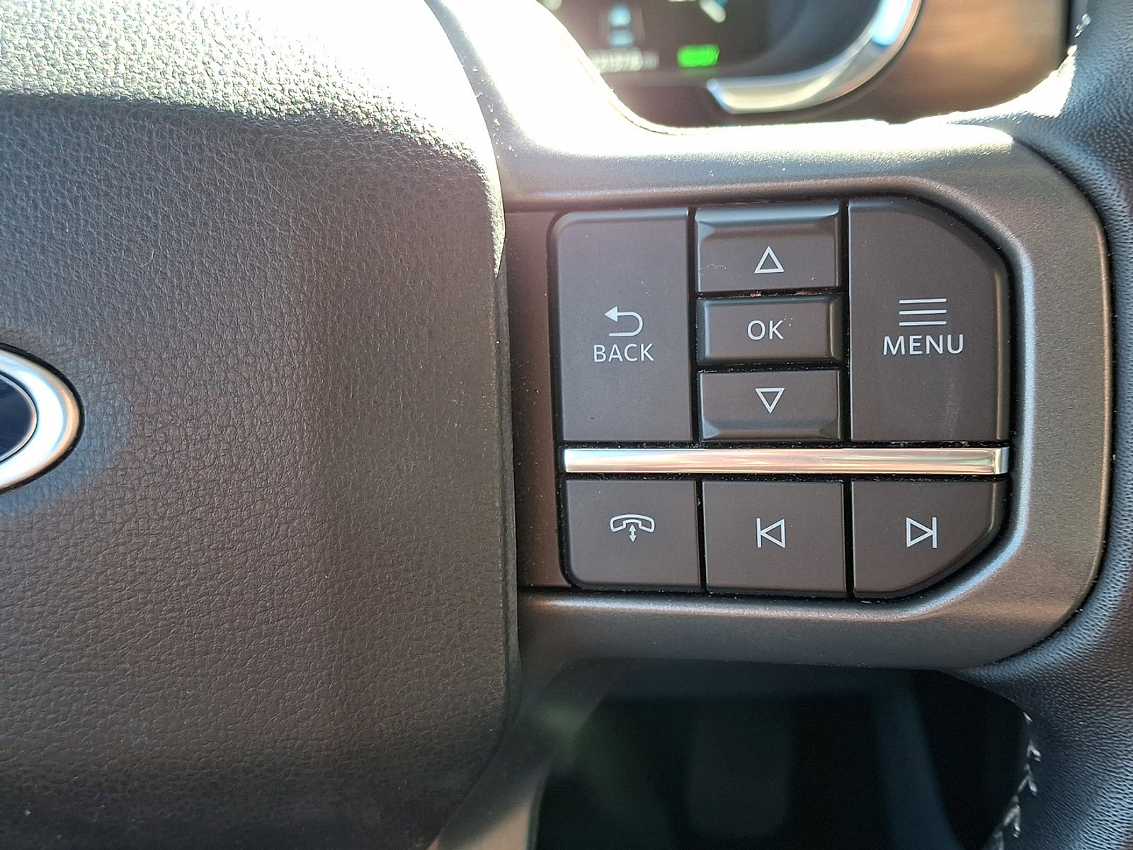 Certified 2022 Ford F150 Lariat w/ Equipment Group 502A High image 23