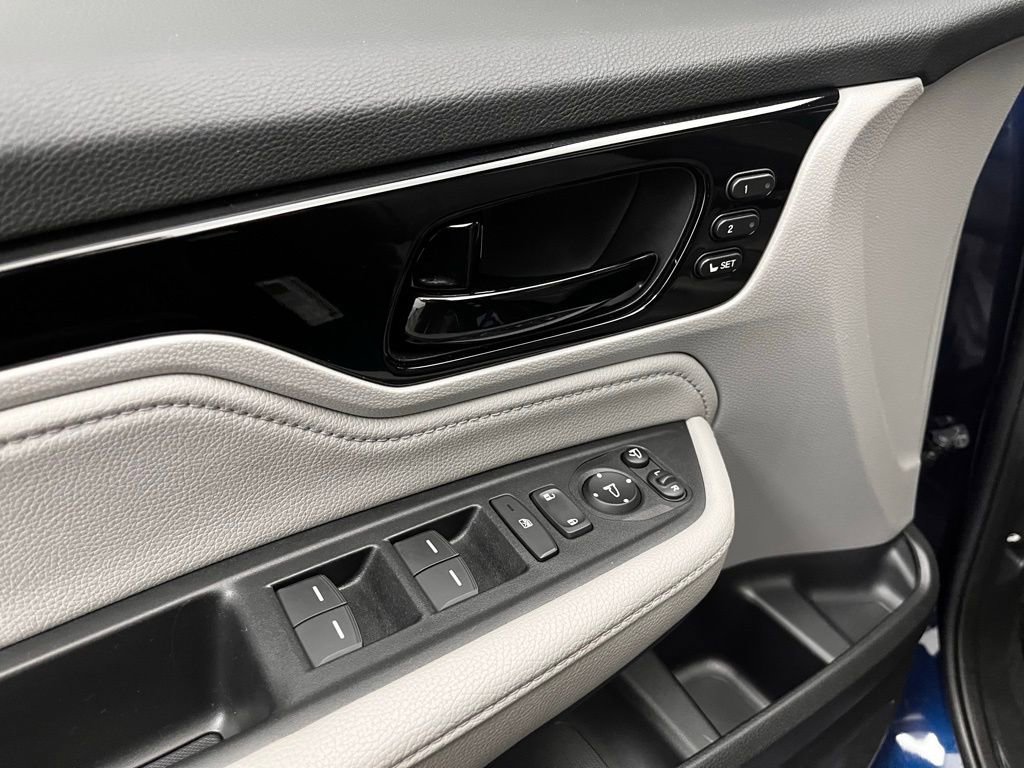 Used 2023 Honda Odyssey Elite image 18