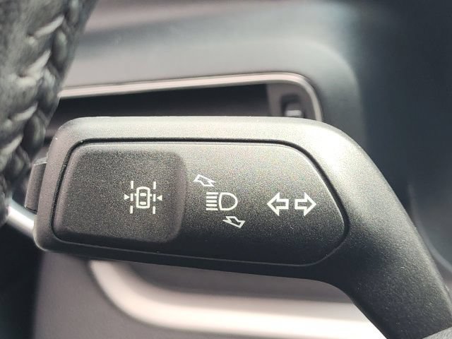 Certified 2022 Ford Explorer XLT w/ Equipment Group 202A AWD/4WD image 35