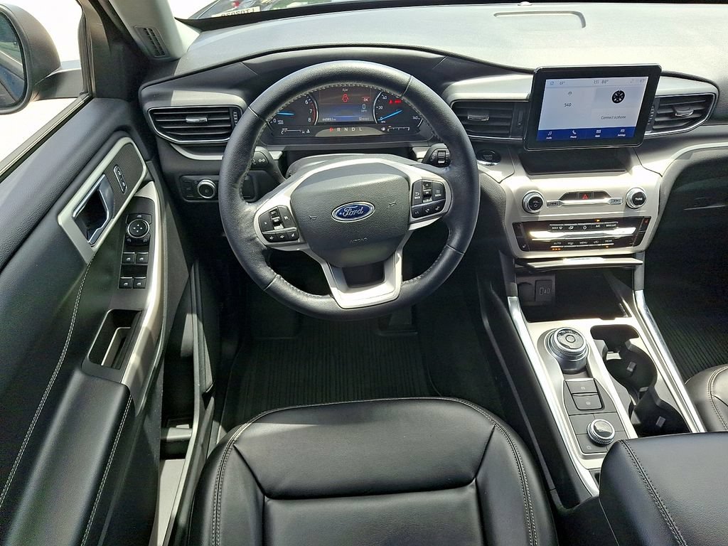 Certified 2022 Ford Explorer XLT w/ Equipment Group 202A AWD/4WD image 11