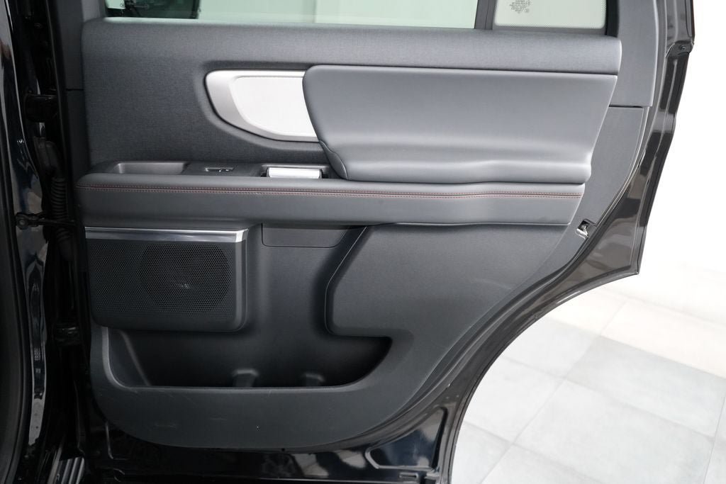 Certified 2025 Ford Expedition Active AWD/4WD image 33