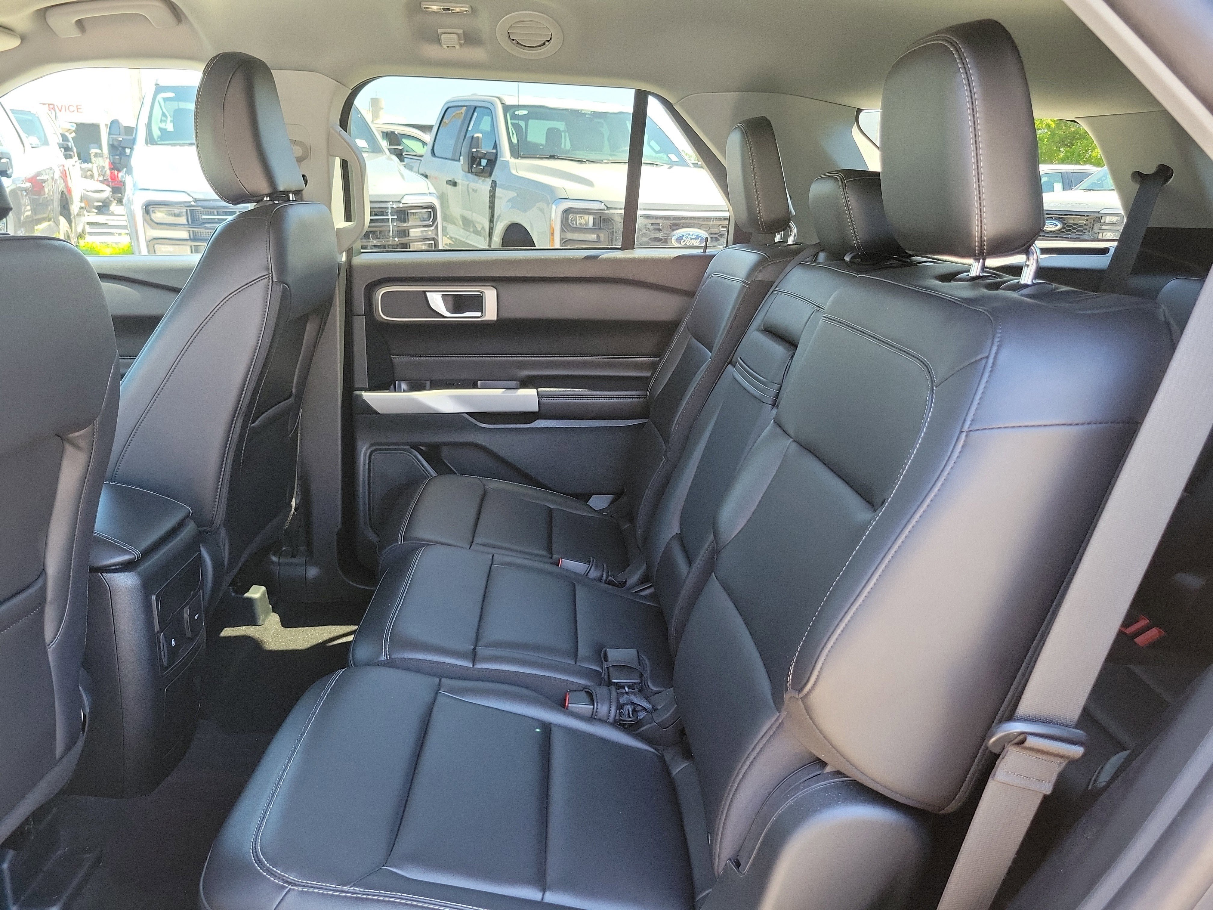 Certified 2024 Ford Explorer XLT w/ Equipment Group 202A RWD image 12