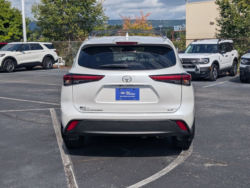 Used 2022 Toyota Highlander XLE FWD image 9