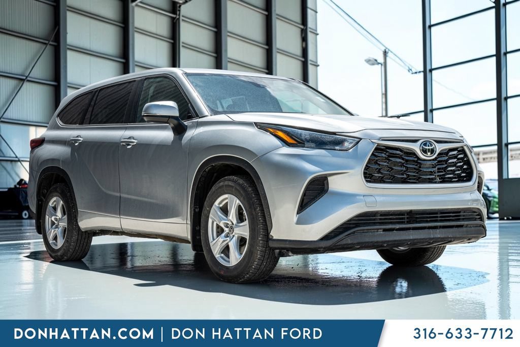 Used 2023 Toyota Highlander L FWD image 31
