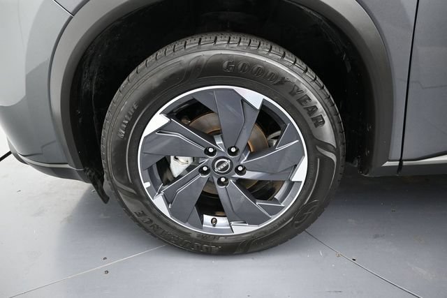 Used 2025 Nissan Rogue SV FWD image 9