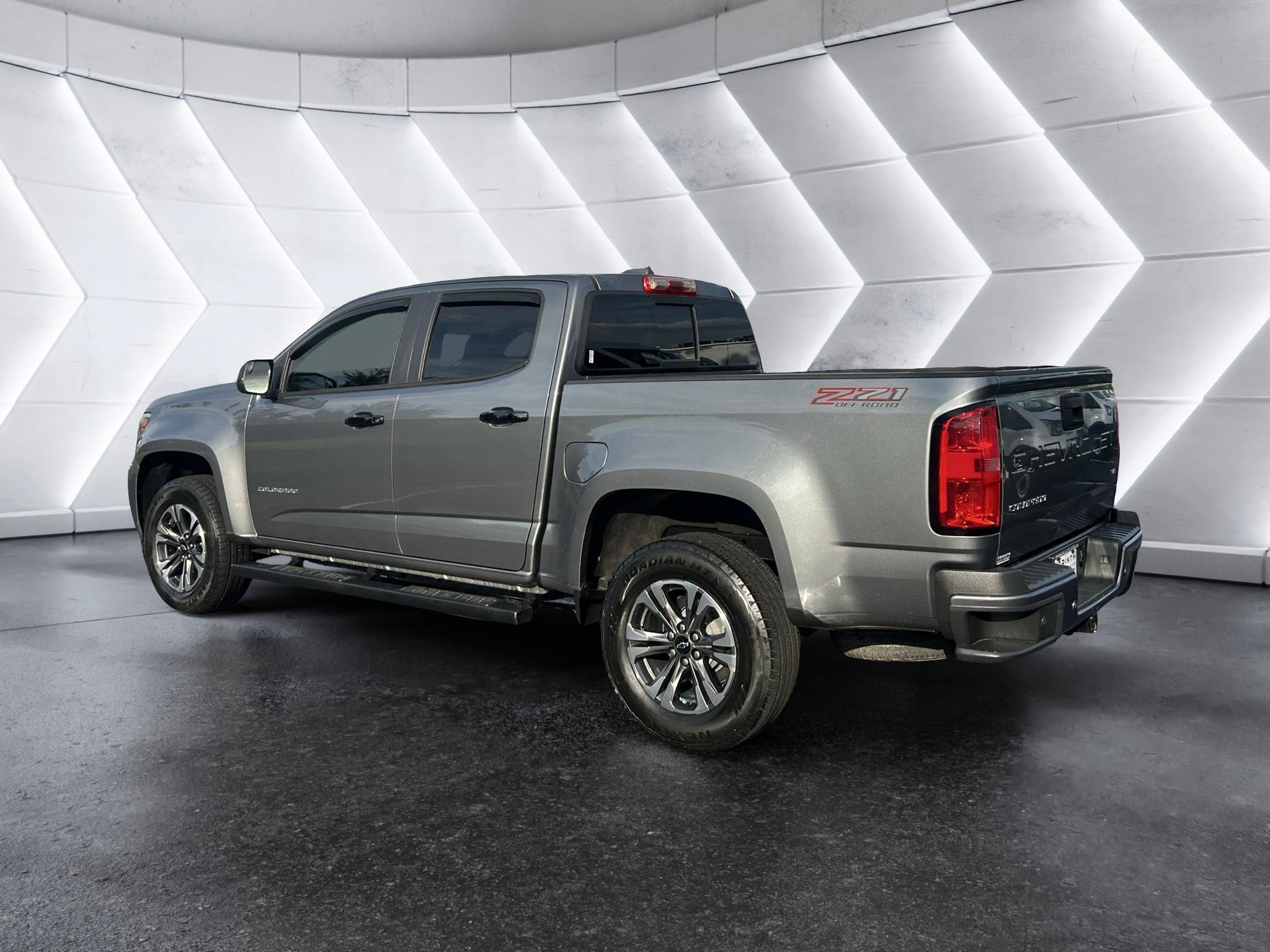 Used 2021 Chevrolet Colorado Z71 AWD/4WD image 5