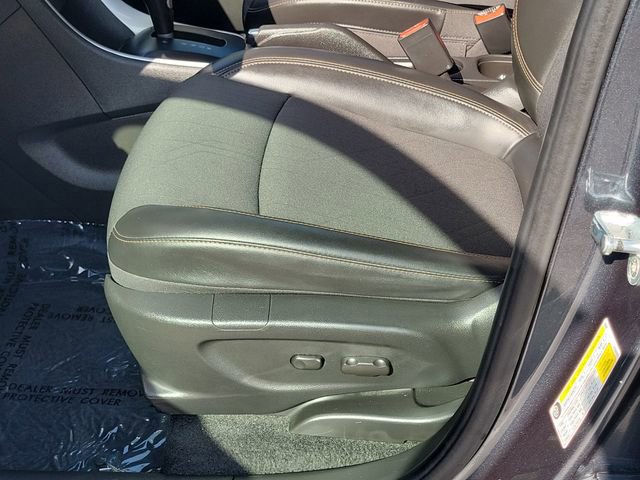 Used 2021 Chevrolet Trax LT w/ LT Convenience Package image 20