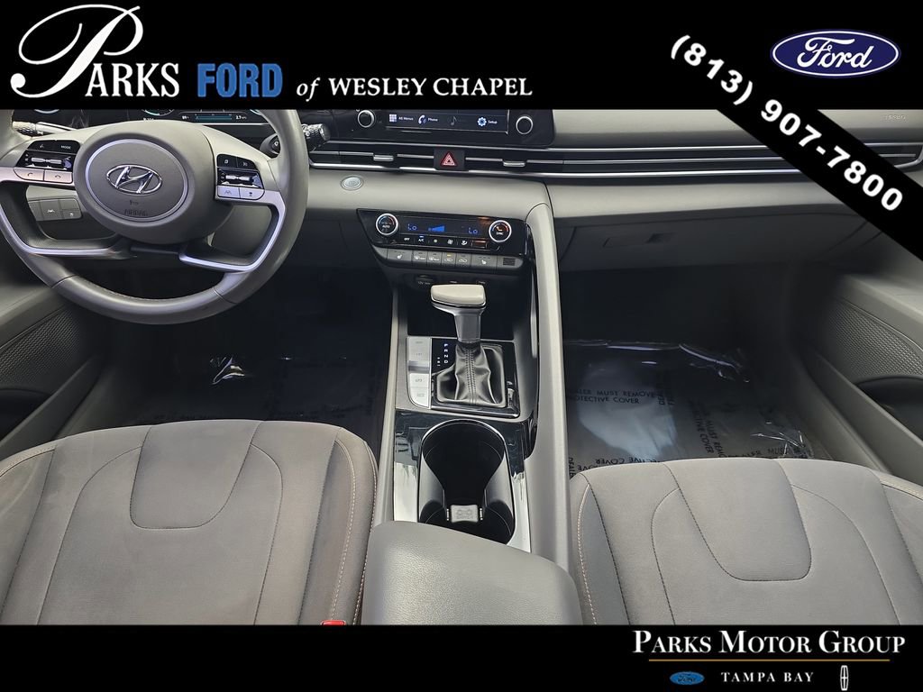 Used 2021 Hyundai Elantra SEL w/ Convenience Package FWD image 12