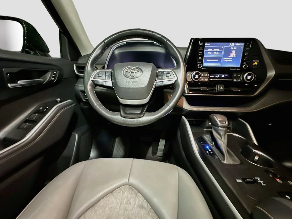 Used 2022 Toyota Highlander Bronze Edition AWD/4WD image 37