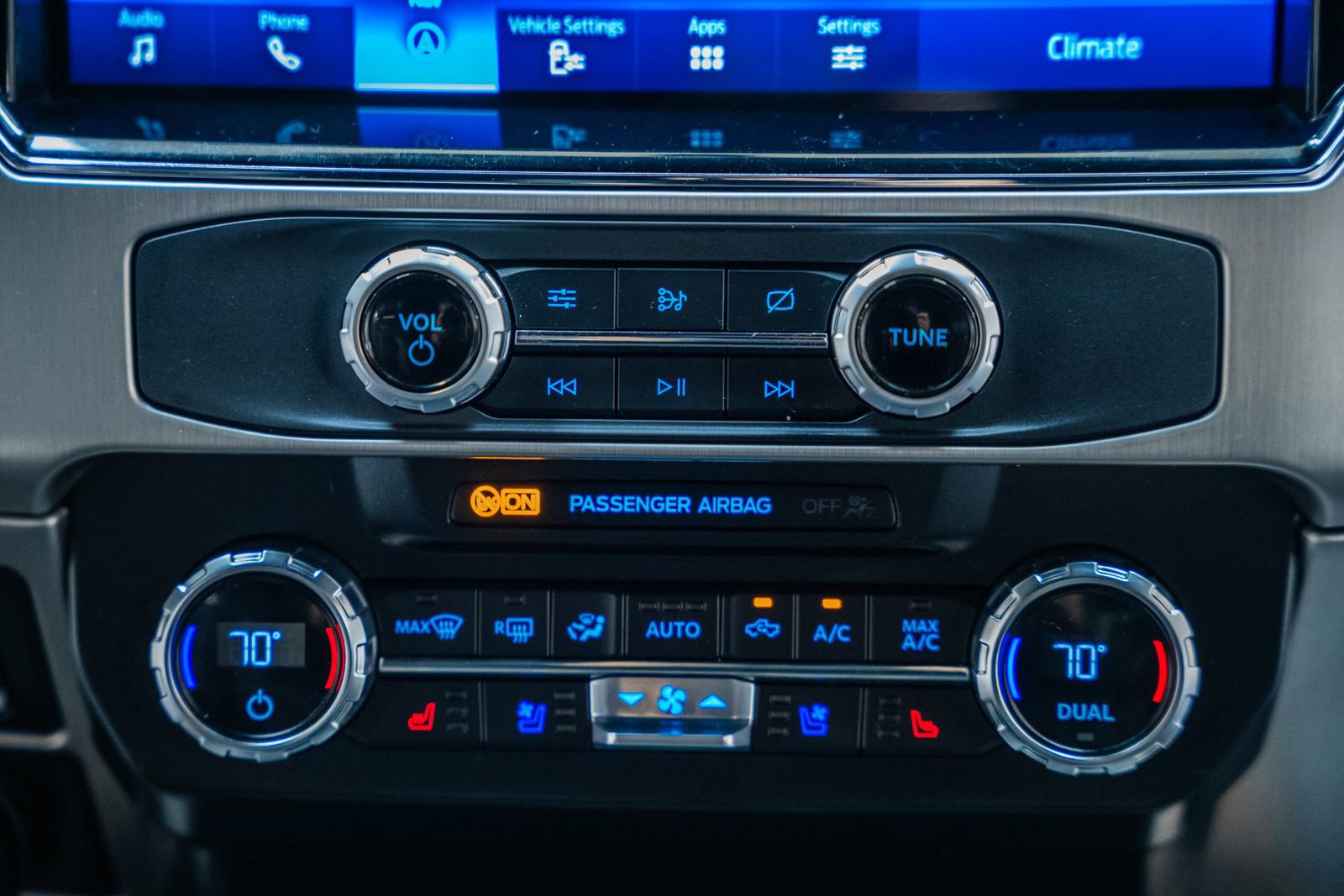 Certified 2022 Ford F250 Platinum w/ Snow Plow Prep Package image 28