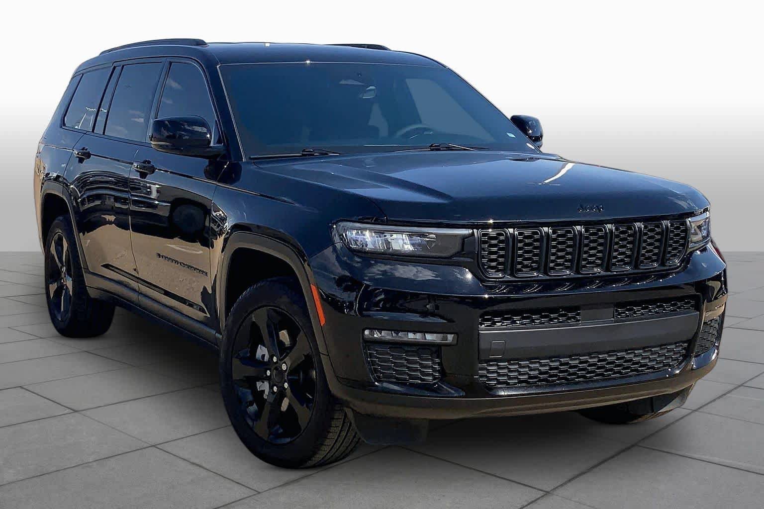 Used 2025 Jeep Grand Cherokee L Limited w/ Black Appearance Package RWD image 3