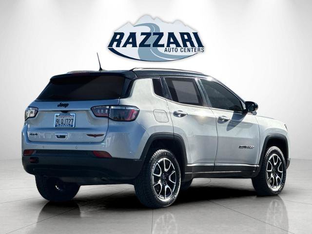 Used 2024 Jeep Compass Trailhawk AWD/4WD image 3
