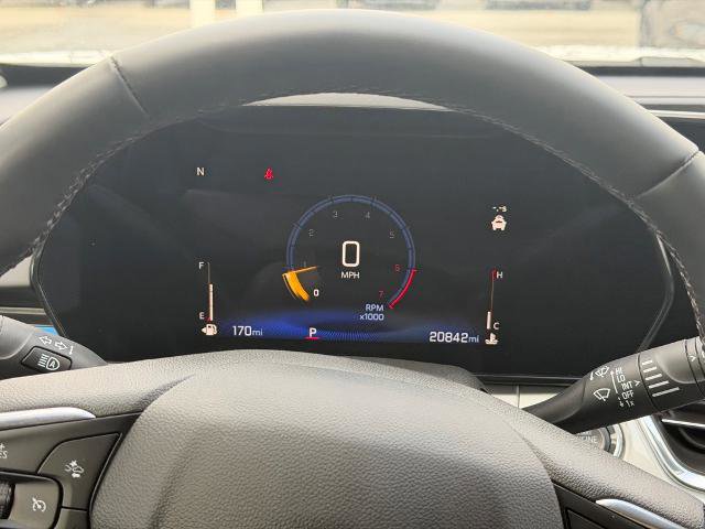 Used 2025 Chevrolet Trax LT w/ LT Convenience Package image 18