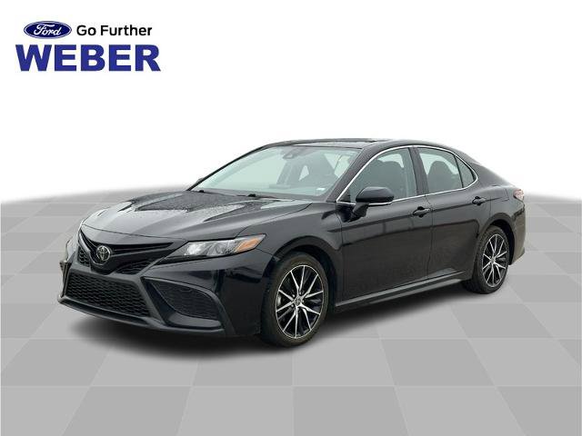 Used 2024 Toyota Camry SE image 1