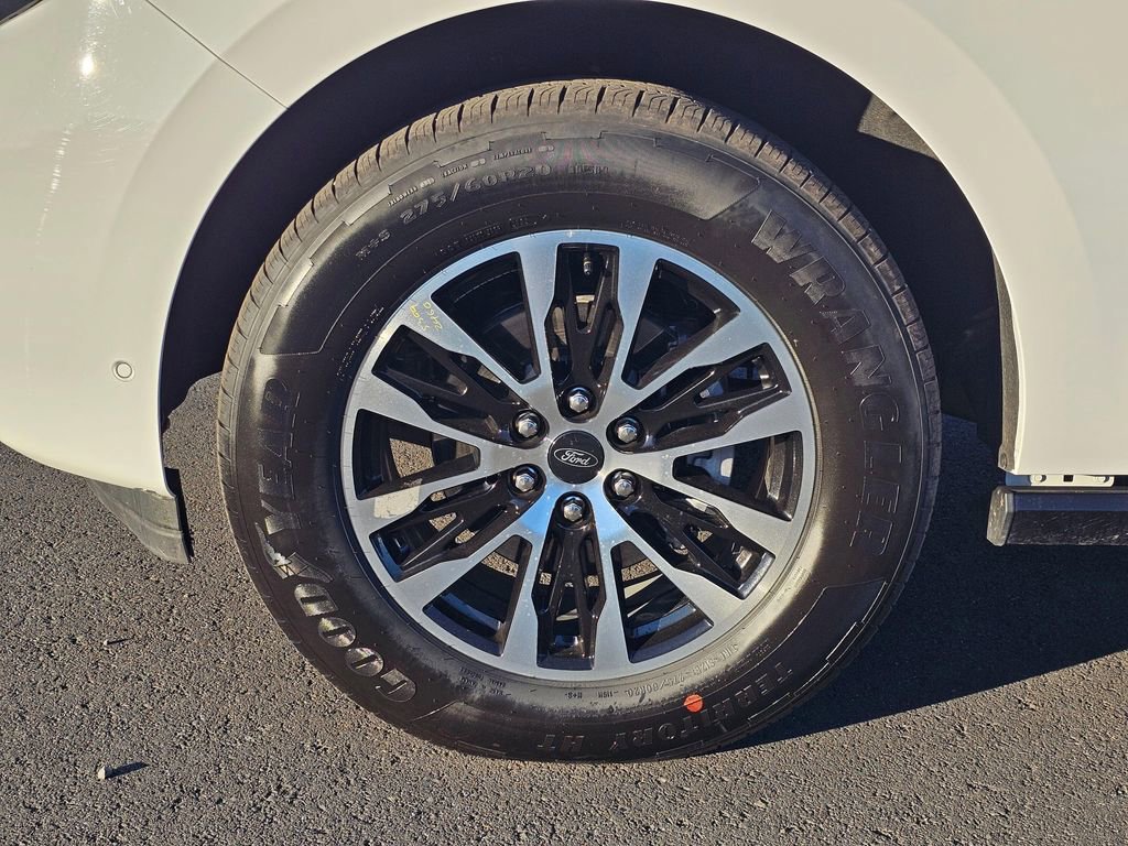 Certified 2025 Ford Expedition Max Platinum image 8