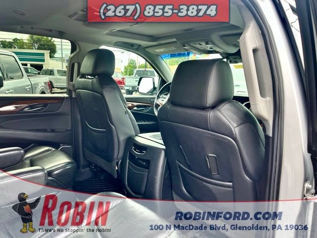 Used 2018 Cadillac Escalade Luxury AWD/4WD image 9