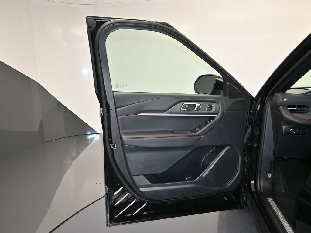 Certified 2025 Ford Explorer ST-Line w/ Premium Package RWD image 10