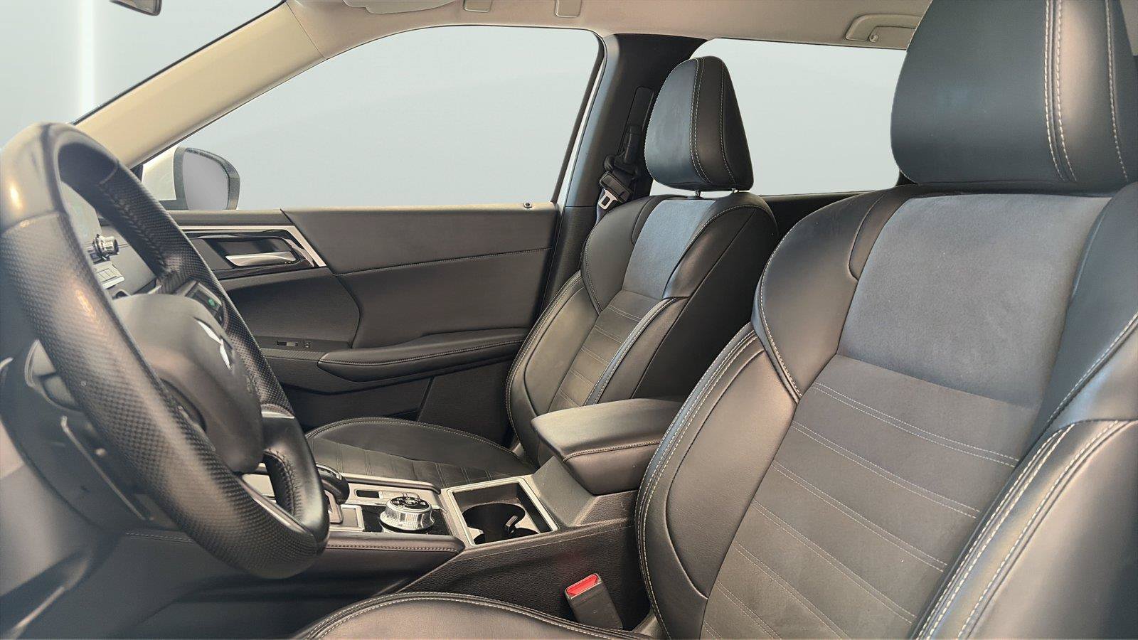 Used 2024 Mitsubishi Outlander SE AWD/4WD image 10