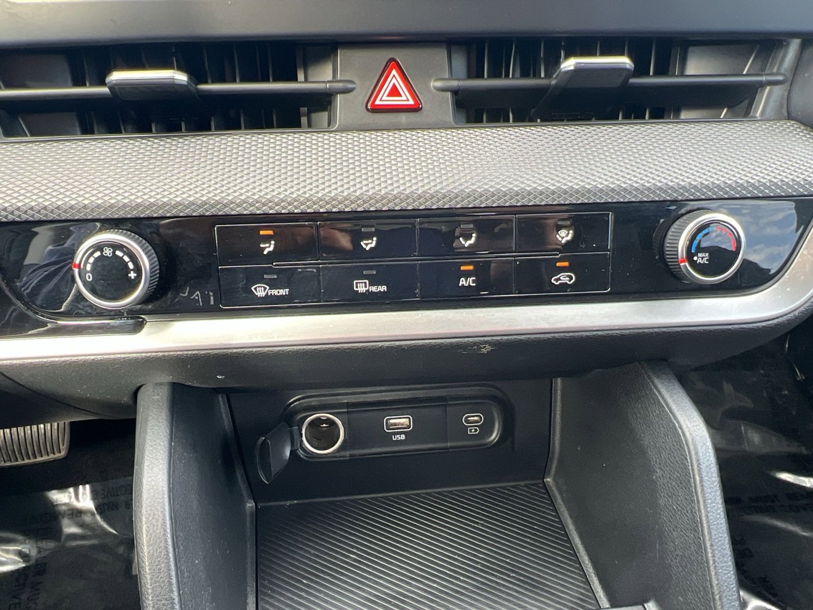 Used 2024 Kia Sportage LX image 20