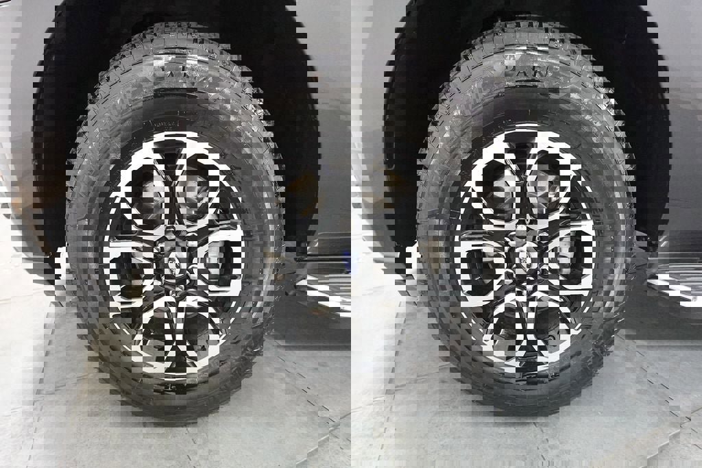 Certified 2023 Ford Expedition Max XLT image 35