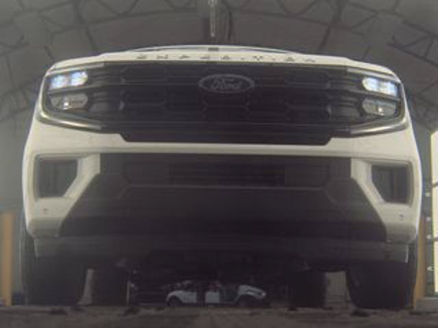 Certified 2025 Ford Expedition Active AWD/4WD image 6