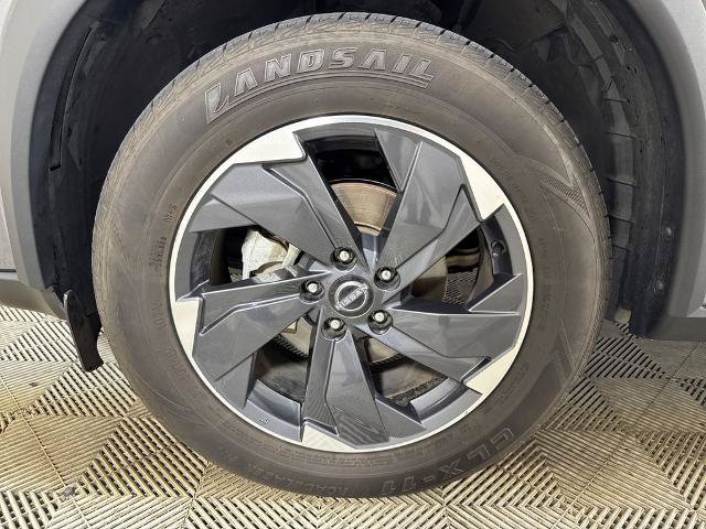 Used 2024 Nissan Rogue SV FWD image 13