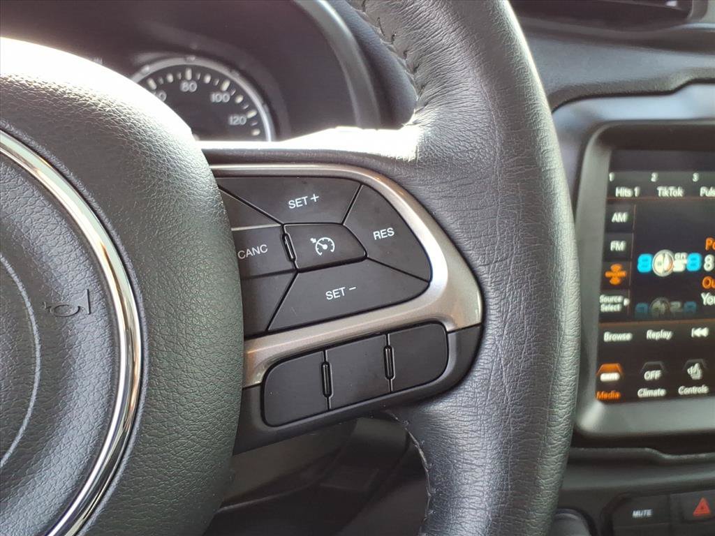 Used 2022 Jeep Renegade Limited w/ Sun, Sound & Wheels Group AWD/4WD image 18