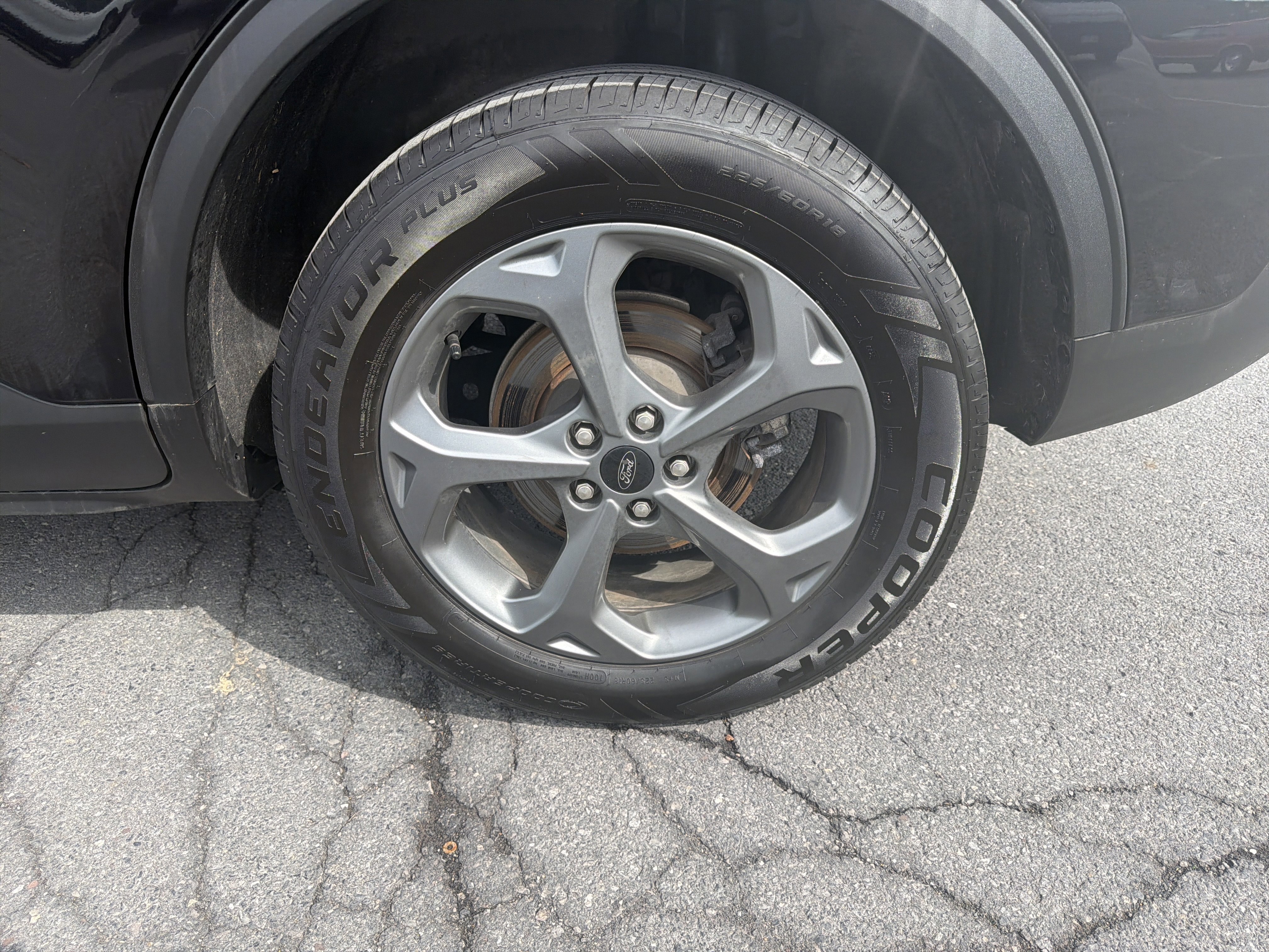 Certified 2025 Ford Escape ST-Line Select AWD/4WD image 11