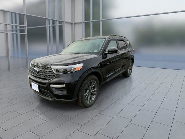 Certified 2023 Ford Explorer XLT w/ Equipment Group 202A image 9