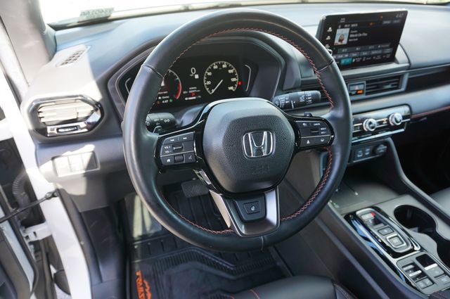 Used 2025 Honda Pilot TrailSport image 16