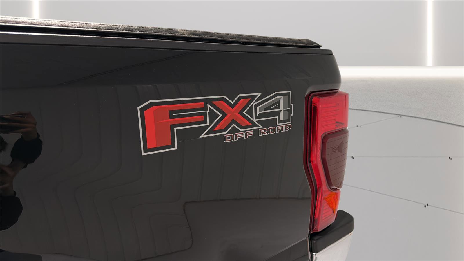 Certified 2021 Ford F250 XLT w/ XLT Premium Package AWD/4WD image 30