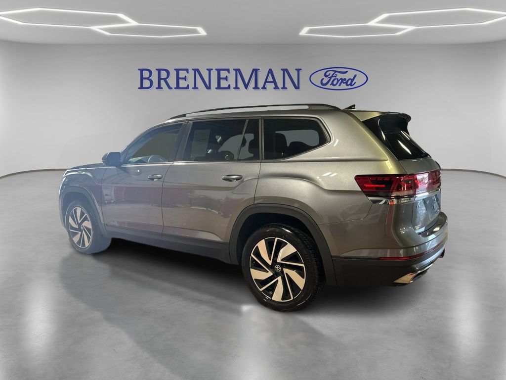 Used 2025 Volkswagen Atlas SE AWD/4WD image 7