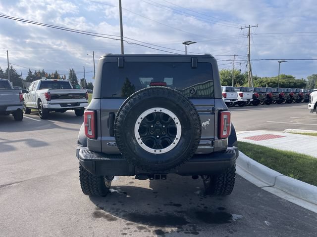 Certified 2022 Ford Bronco Badlands w/ Sasquatch Package AWD/4WD image 4