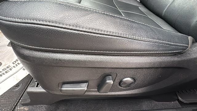 Used 2022 Kia Telluride EX w/ EX Premium Package image 11