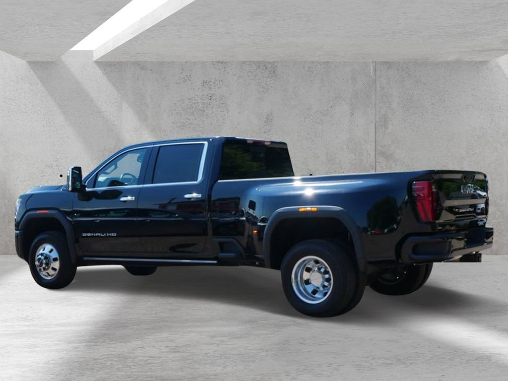 Used 2025 GMC Sierra 3500 Denali Ultimate AWD/4WD image 4