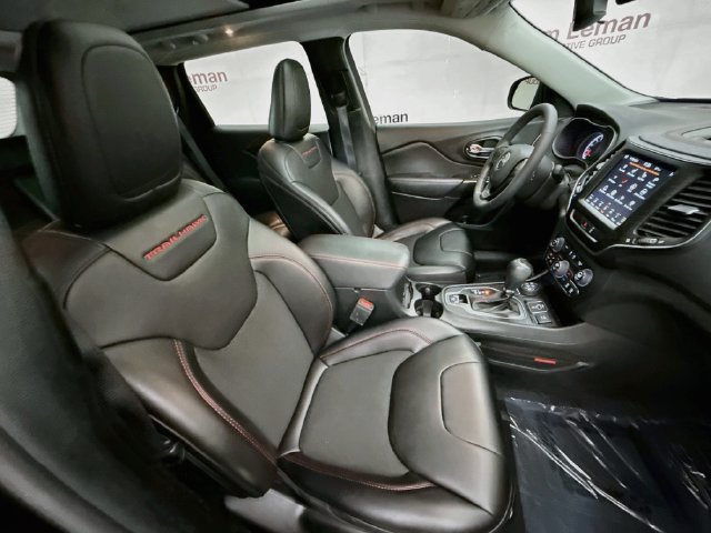 Used 2022 Jeep Cherokee Trailhawk AWD/4WD image 29