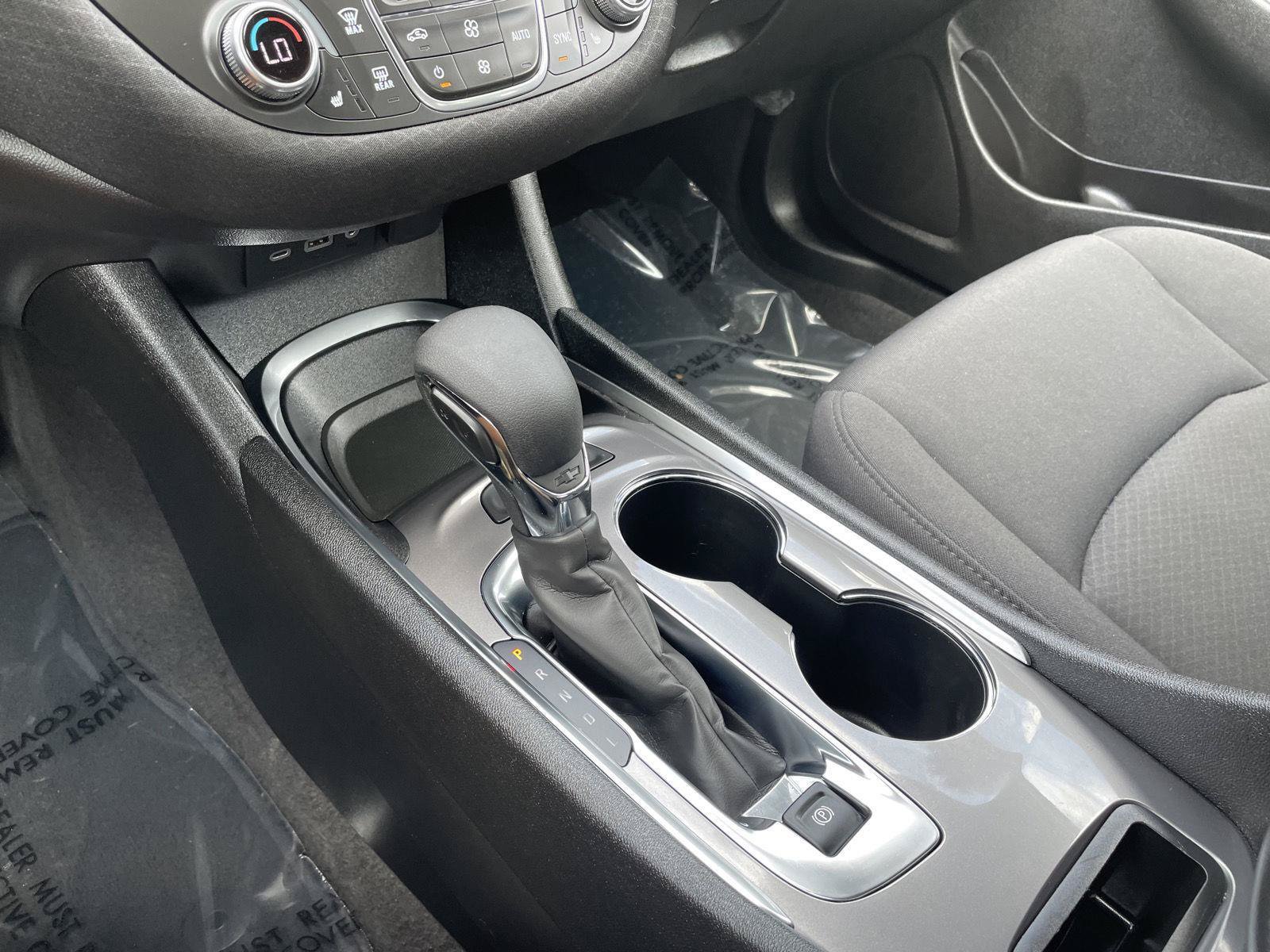 Used 2025 Chevrolet Malibu LT FWD image 30