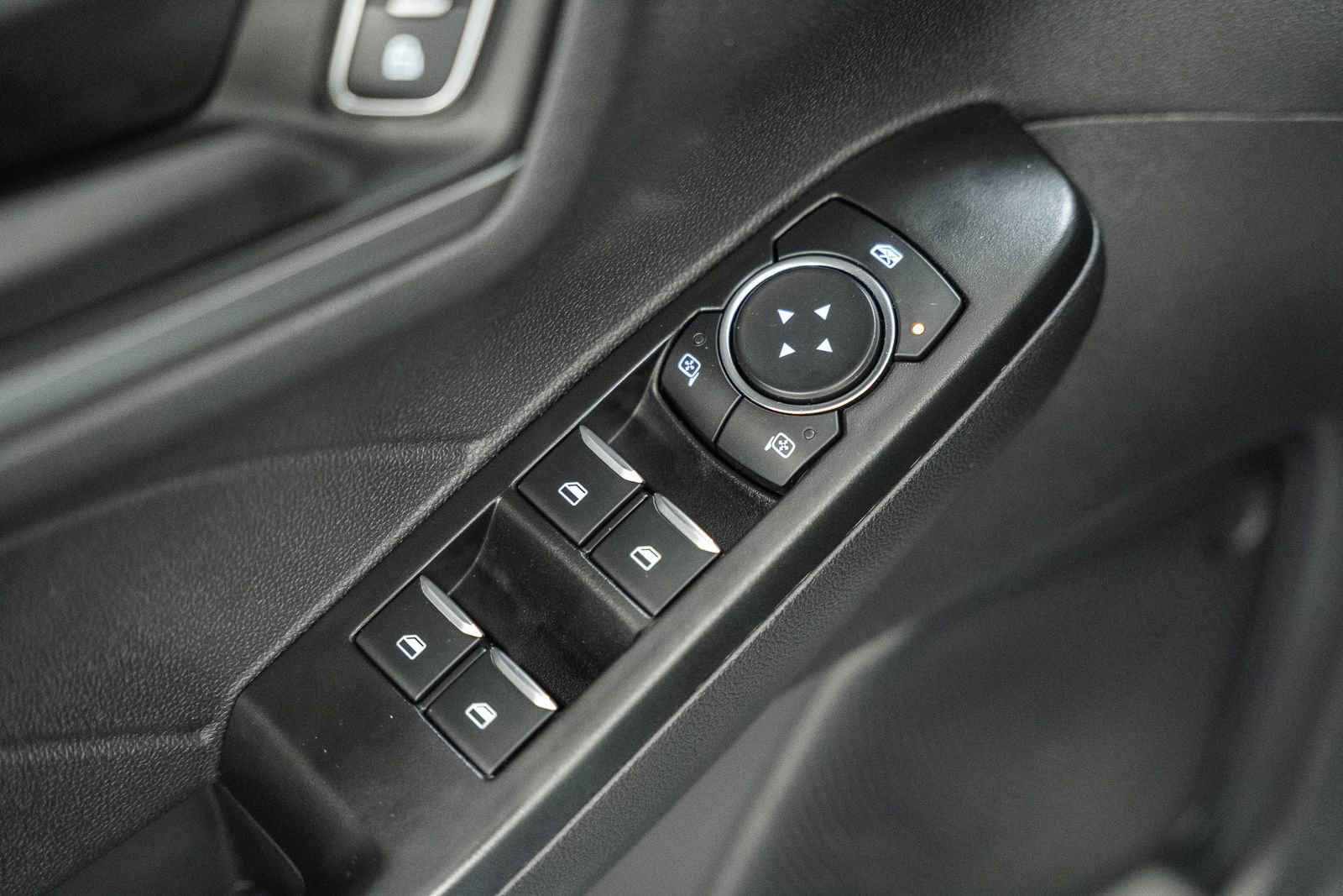 Certified 2025 Ford Escape Active image 38