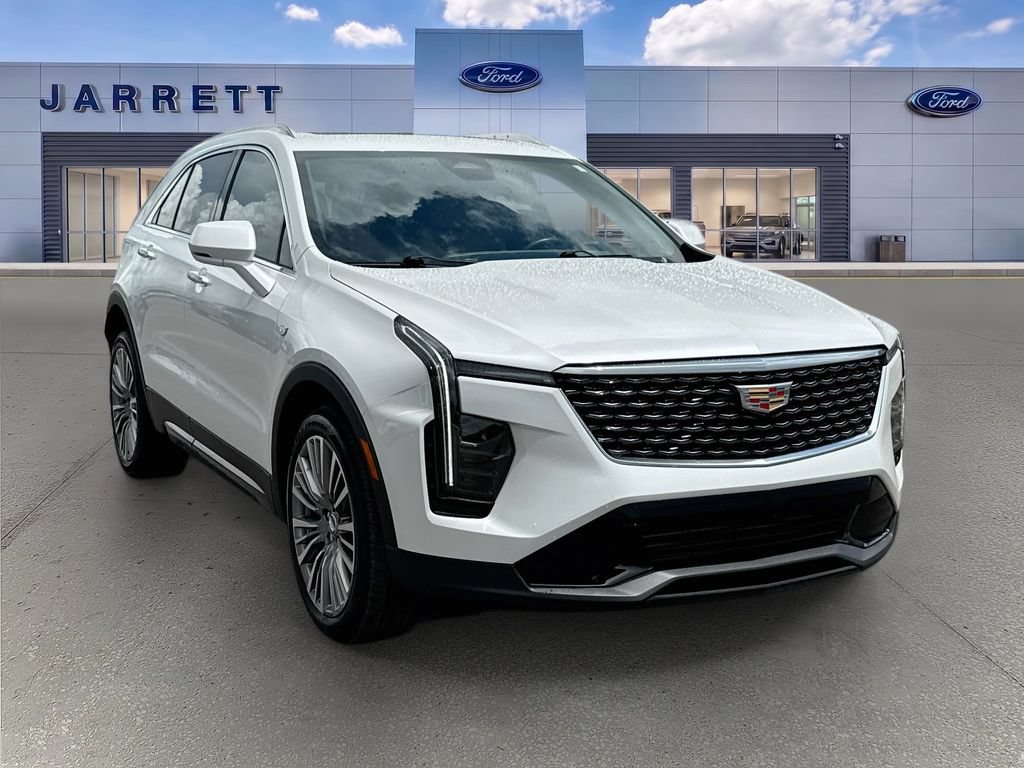 Used 2024 Cadillac XT4 Premium Luxury FWD image 1