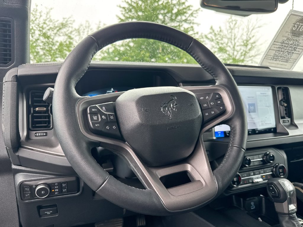 Certified 2025 Ford Bronco Badlands AWD/4WD image 11