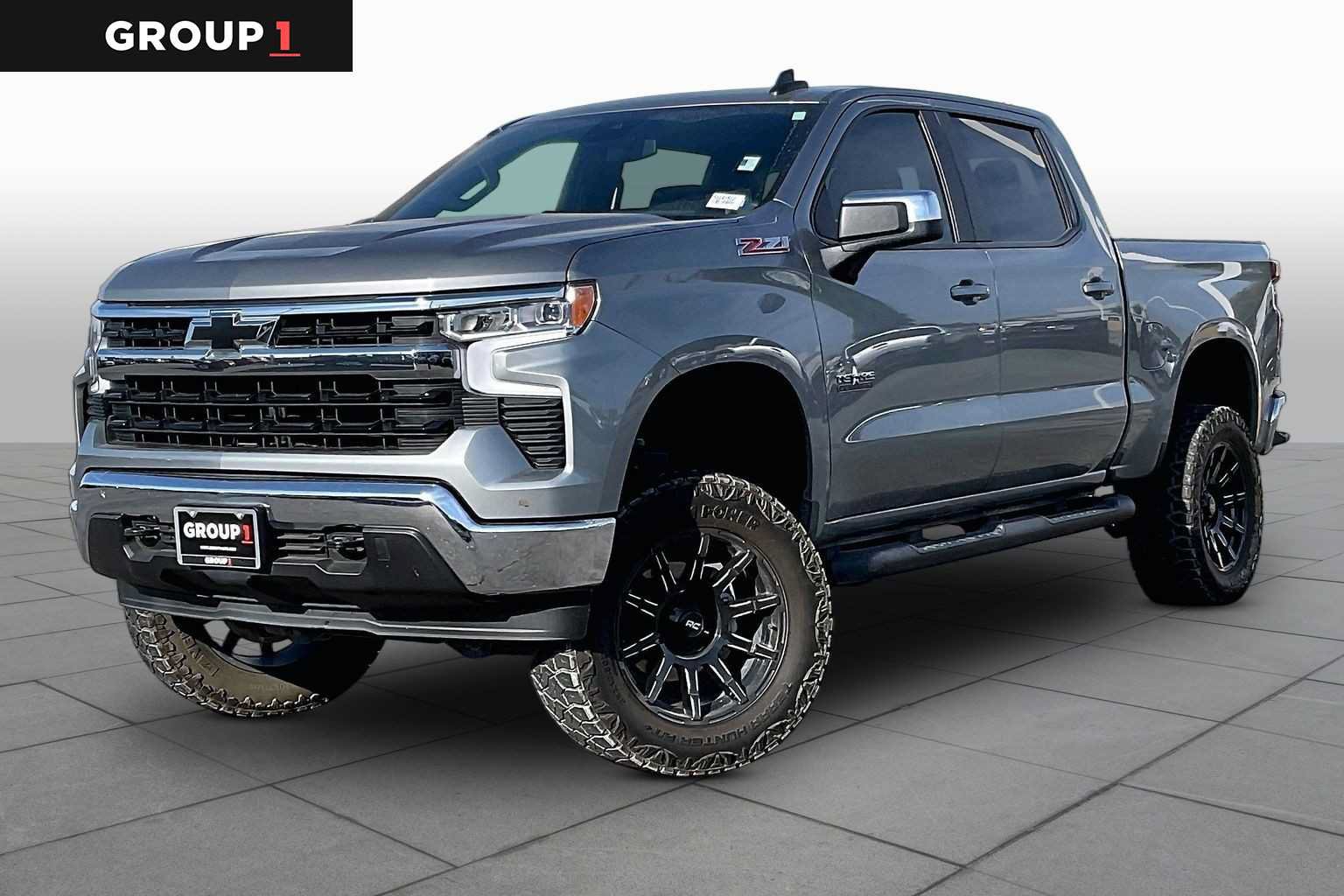 Used 2025 Chevrolet Silverado 1500 LT AWD/4WD image 1