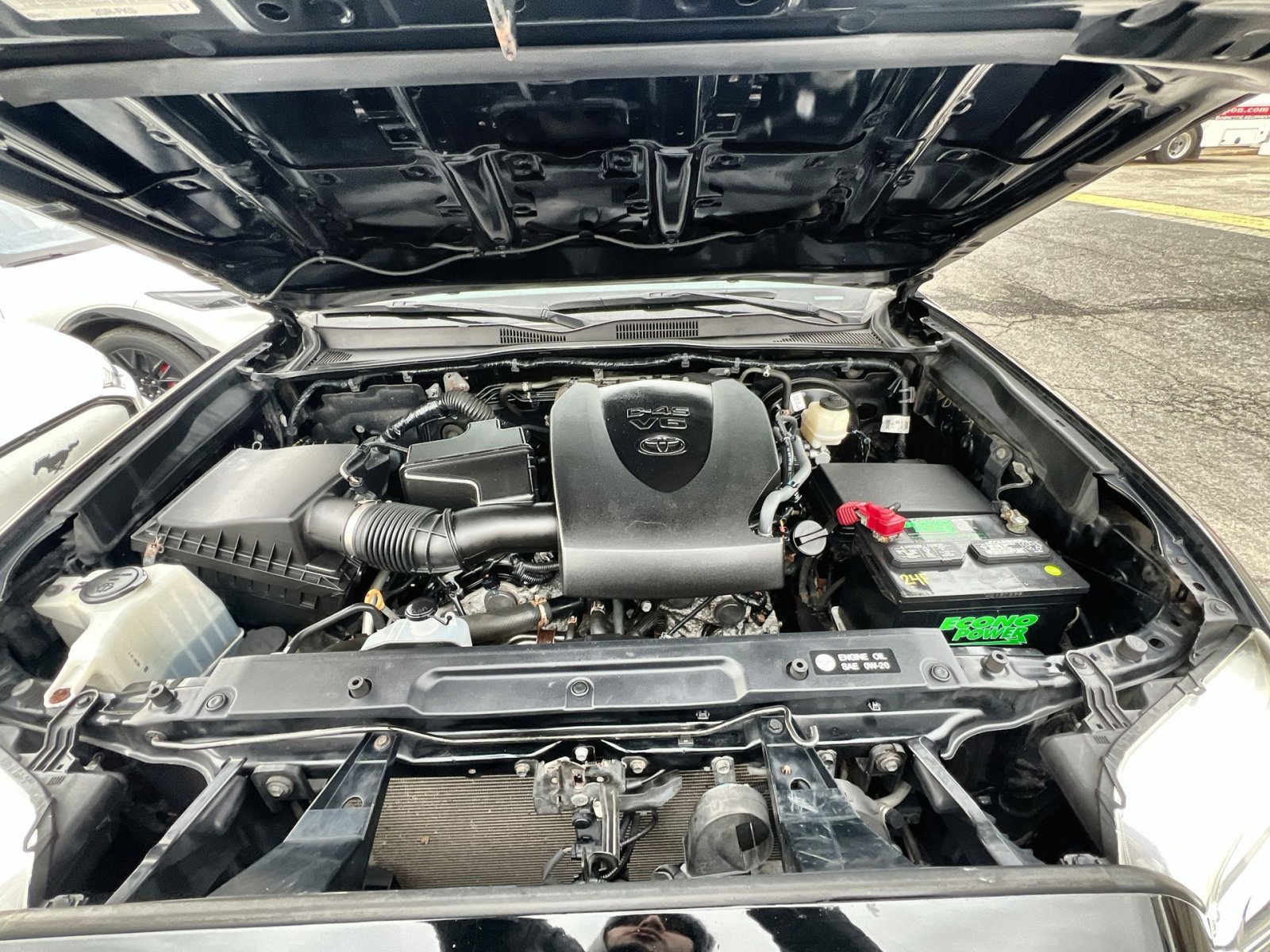 Used 2018 Toyota Tacoma Limited image 28