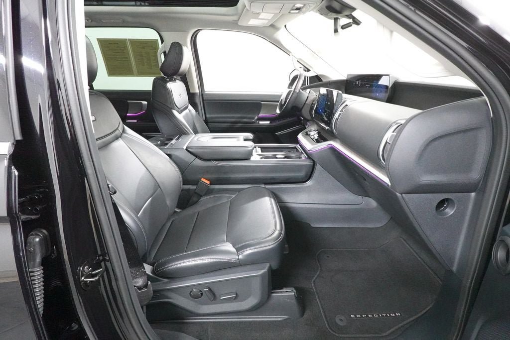 Certified 2025 Ford Expedition Platinum AWD/4WD image 35