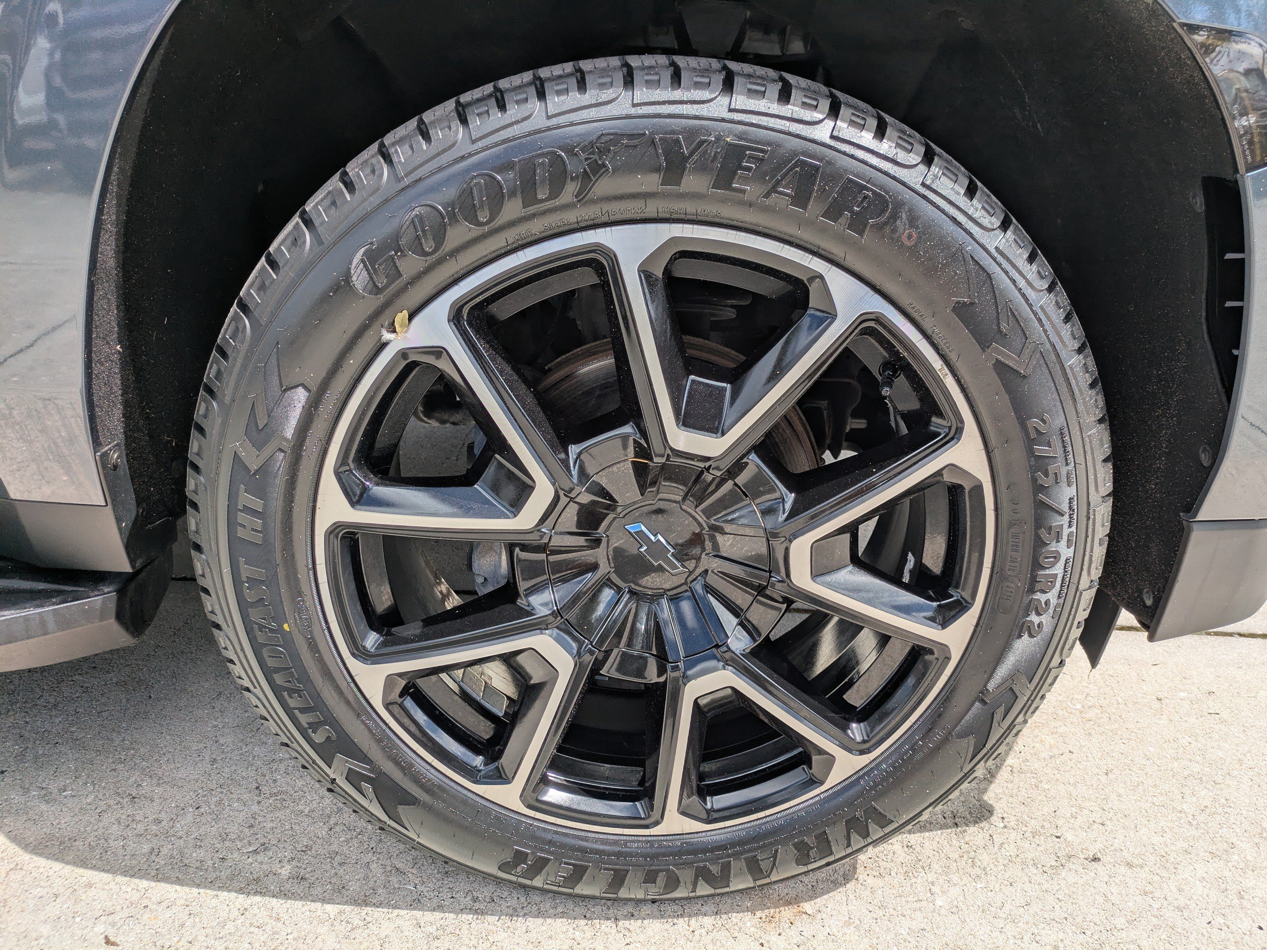 Used 2021 Chevrolet Tahoe RST w/ Luxury Package RWD image 11
