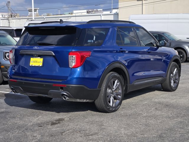 Certified 2022 Ford Explorer XLT w/ Equipment Group 202A image 5