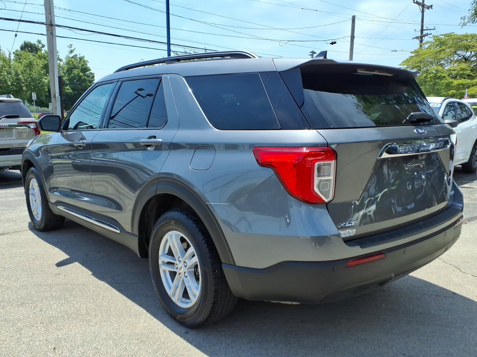 Certified 2023 Ford Explorer XLT AWD/4WD image 6