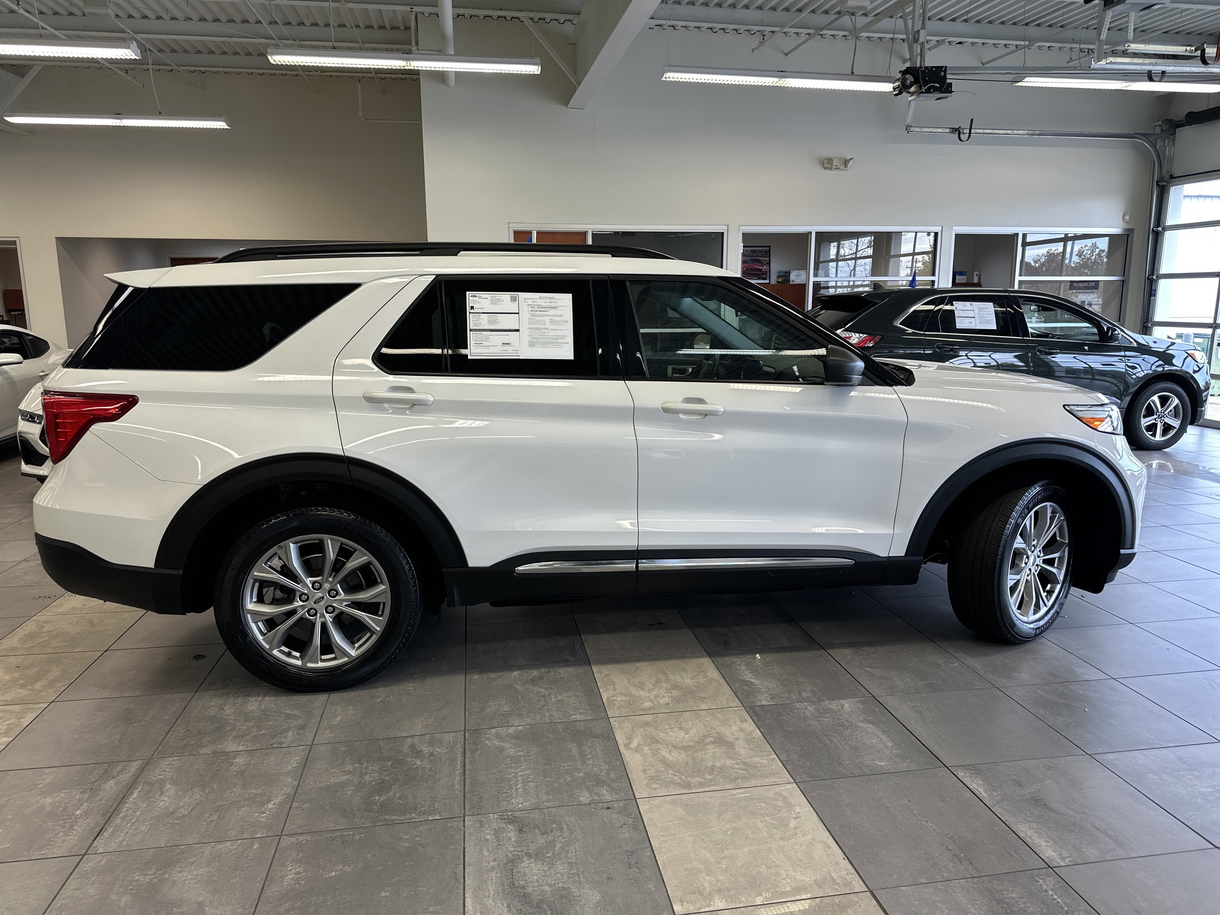 Certified 2022 Ford Explorer XLT w/ Equipment Group 202A image 6