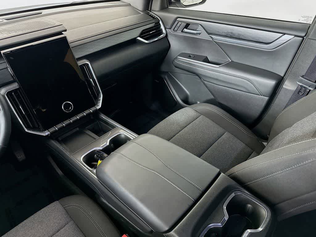 Used 2025 GMC Acadia Elevation FWD image 11